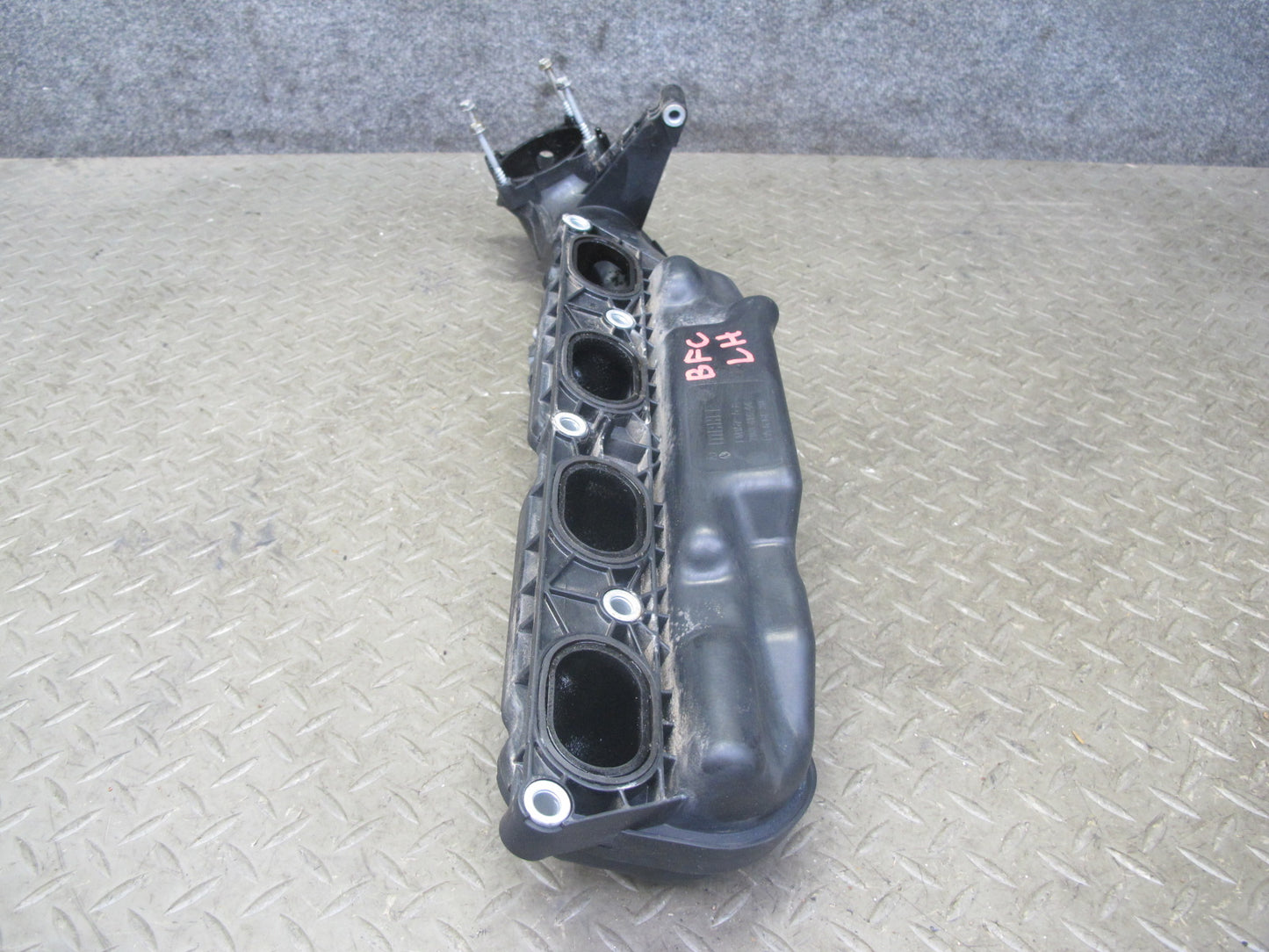 11-13 BMW F01 F07 F10 550I 4.4L N63 Left & Right Engine Intake Manifold Set OEM