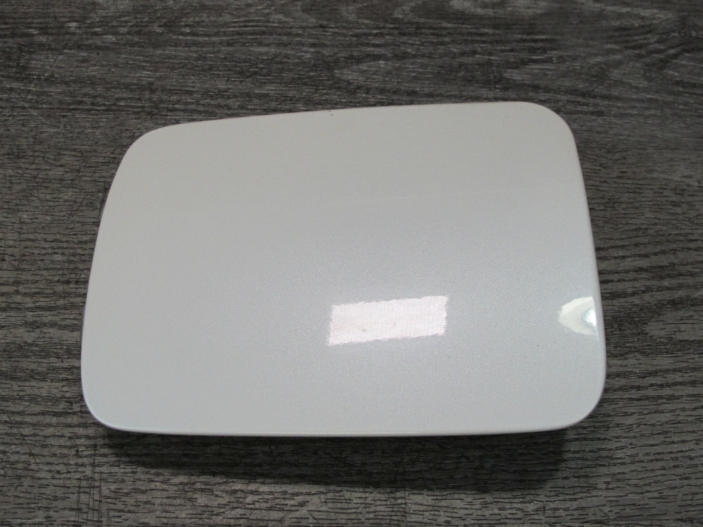 95-97 Toyota Celsior Lexus LS400 UCF20 Fuel Door Lid Cover White w Housing OEM