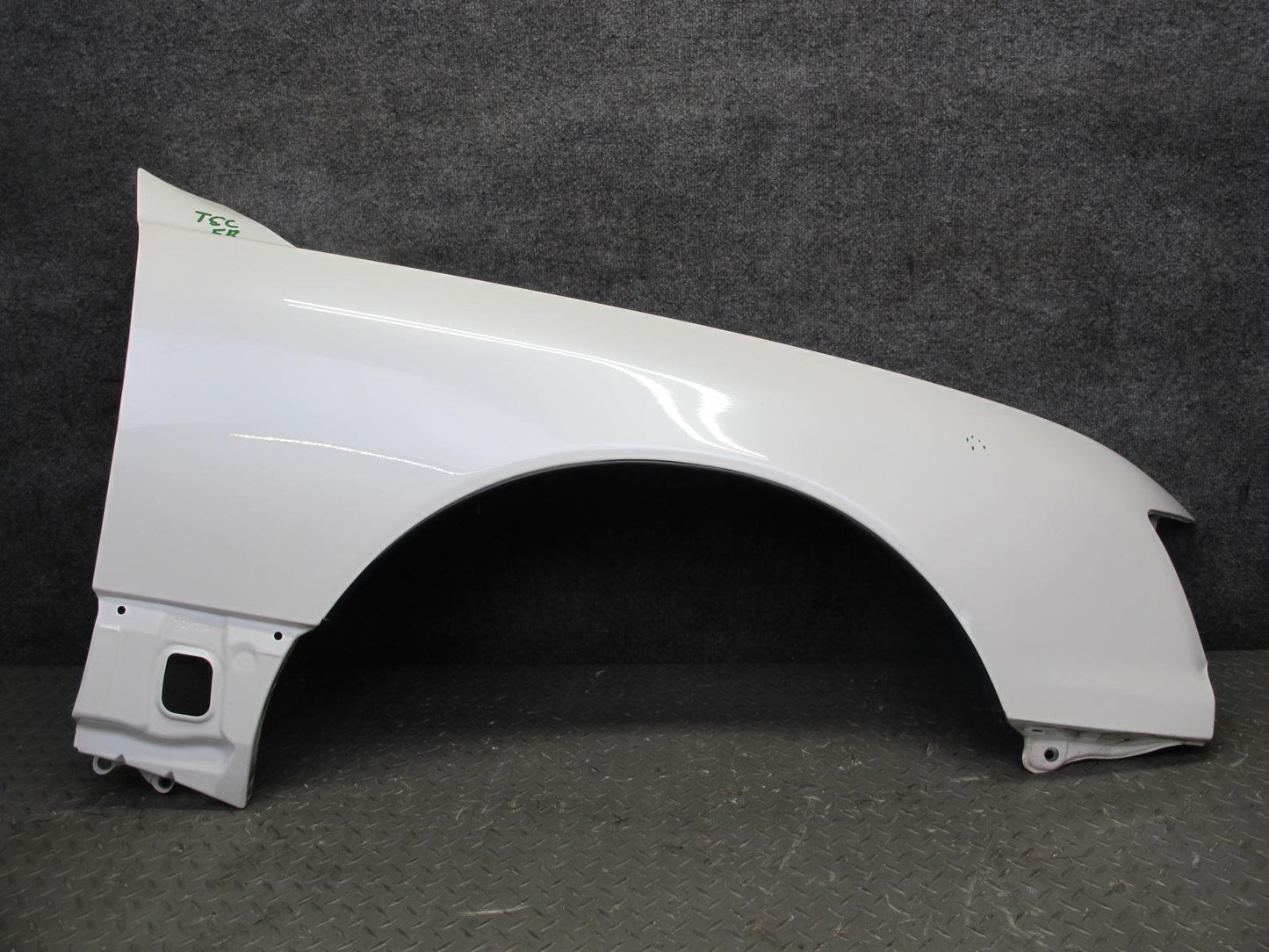 95-97 Toyota Celsior Lexus LS400 Front Right Fender Shell Panel Cover White OEM