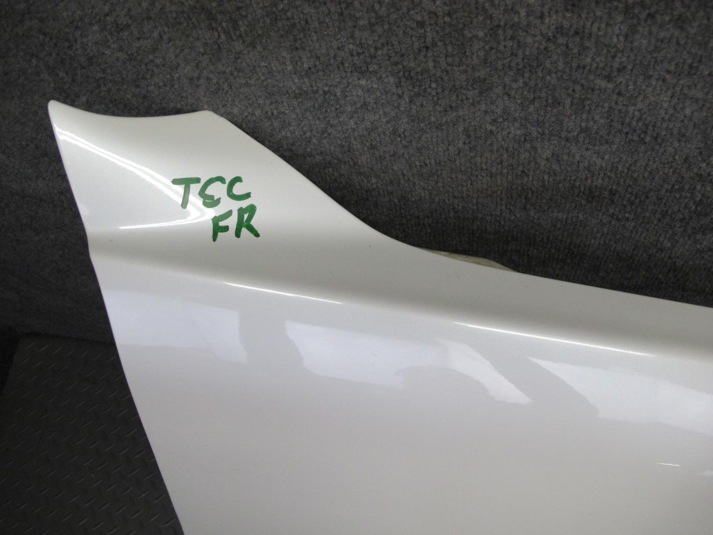 95-97 Toyota Celsior Lexus LS400 Front Right Fender Shell Panel Cover White OEM
