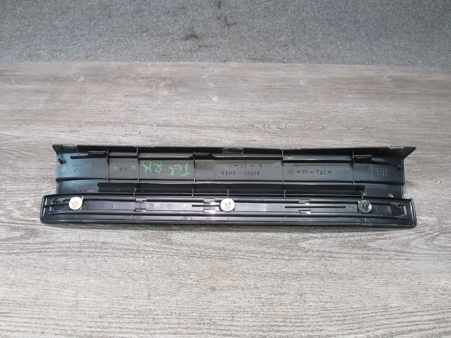 95-00 Toyota Celsior Lexus LS400 Rear Door Scuff Sill Plate Trim Set Black OEM