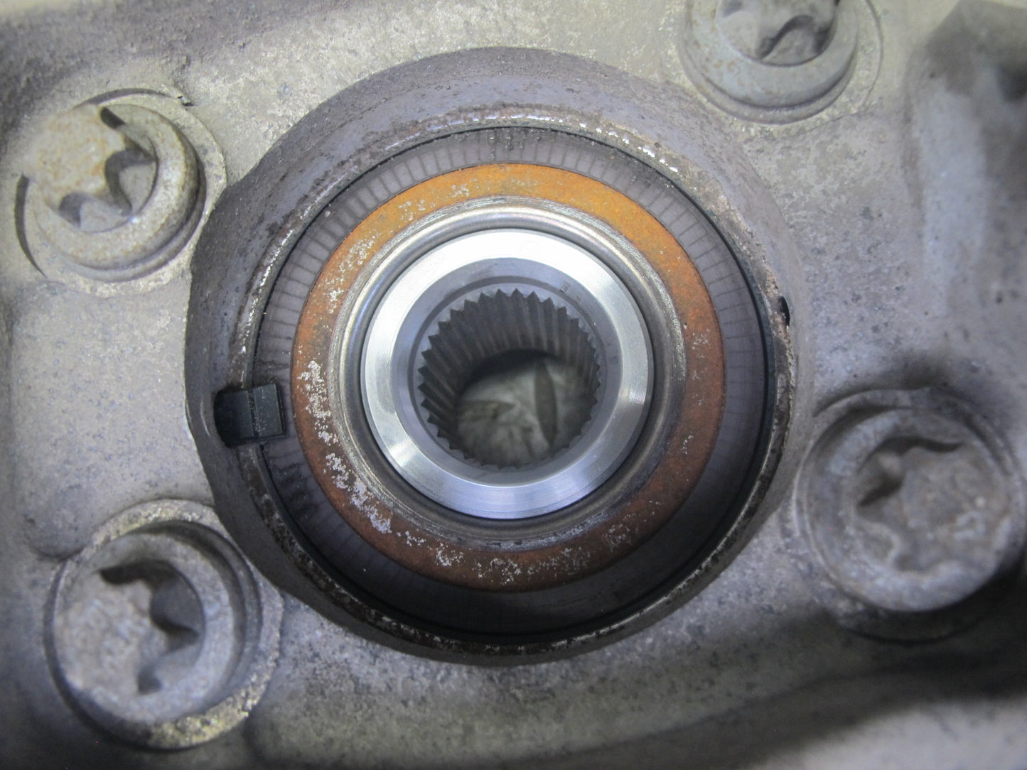 2017-2020 Maserati Levante M161 AWD Rear Right Spindle Knuckle Wheel Hub Bearing