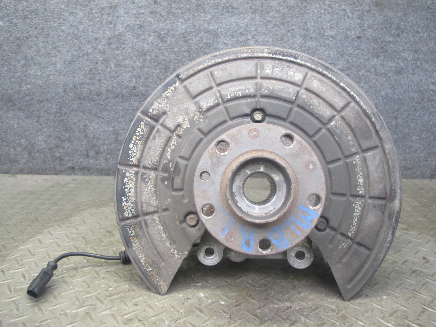 2017-2020 Maserati Levante M161 AWD Rear Left Spindle Knuckle Wheel Hub Bearing