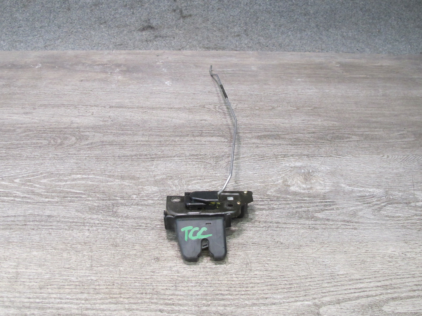 95-97 Toyota Celsior Lexus LS400 UCF20 Rear Trunk Lid Lock Latch Actuator OEM