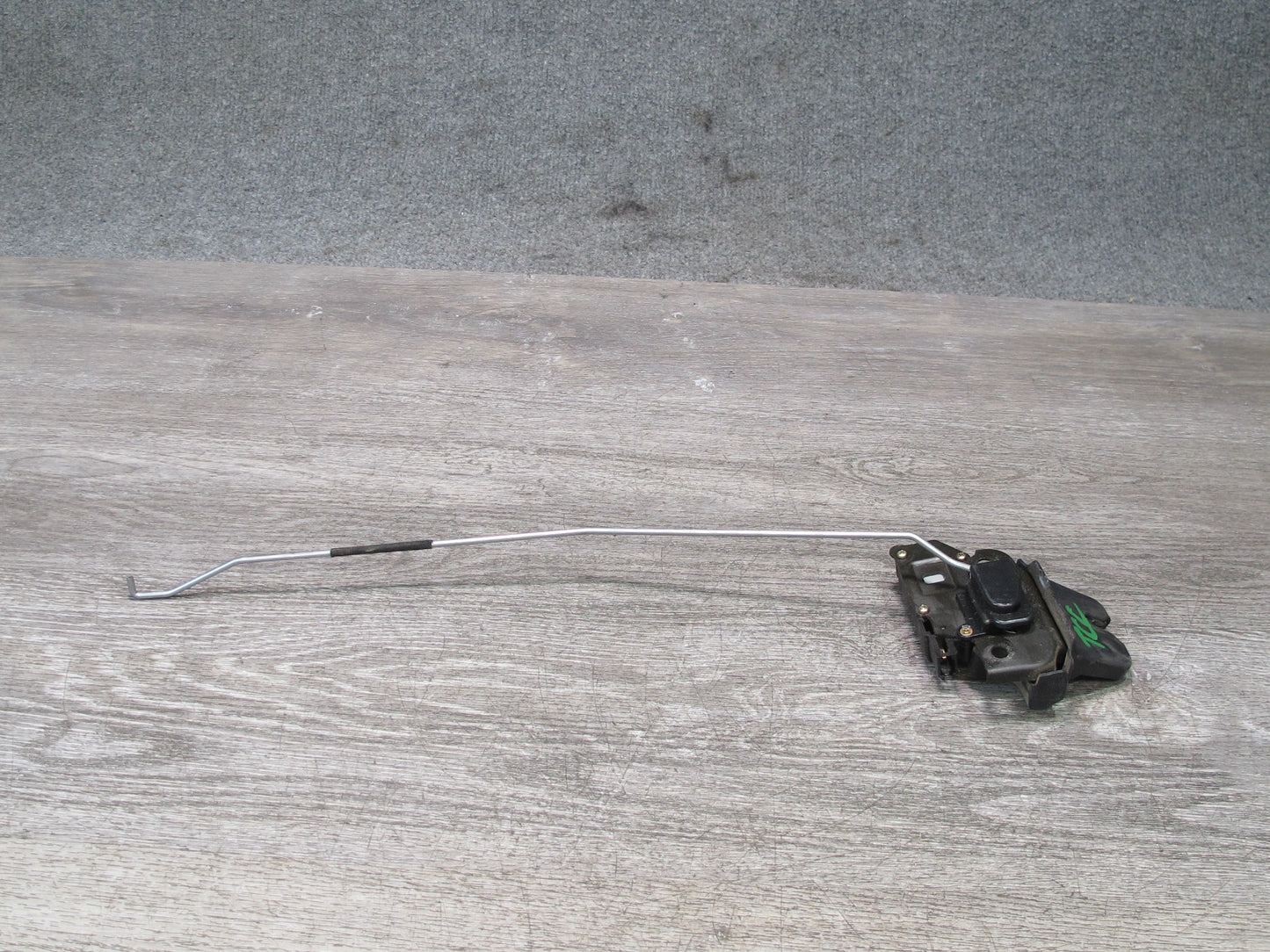 95-97 Toyota Celsior Lexus LS400 UCF20 Rear Trunk Lid Lock Latch Actuator OEM