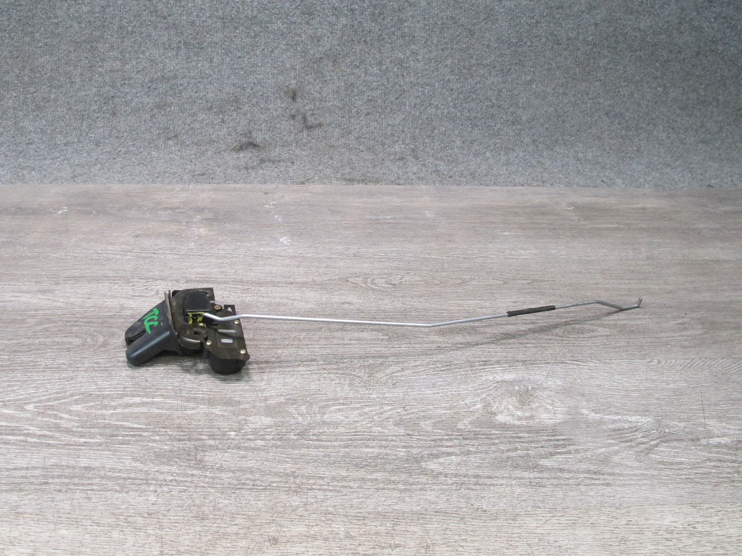 95-97 Toyota Celsior Lexus LS400 UCF20 Rear Trunk Lid Lock Latch Actuator OEM