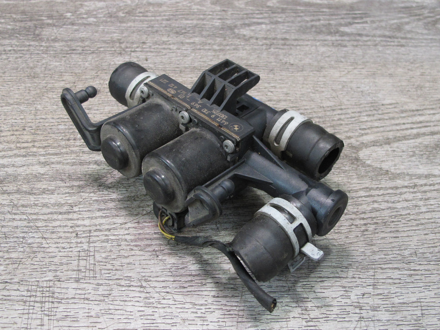 2012-2018 BMW F12 F13 F06 M6 Water Coolant Hvac Heater Control Valve