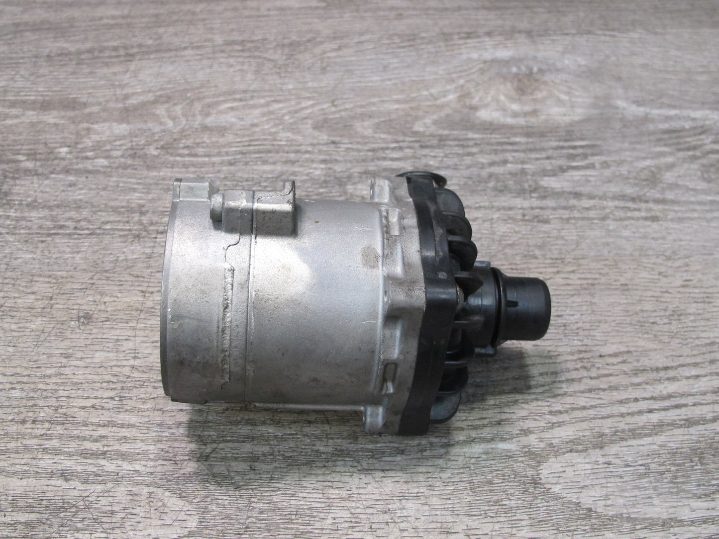 2012-2018 BMW F12 F13 M6 S63T Engine Radiator Auxiliary Water Pump