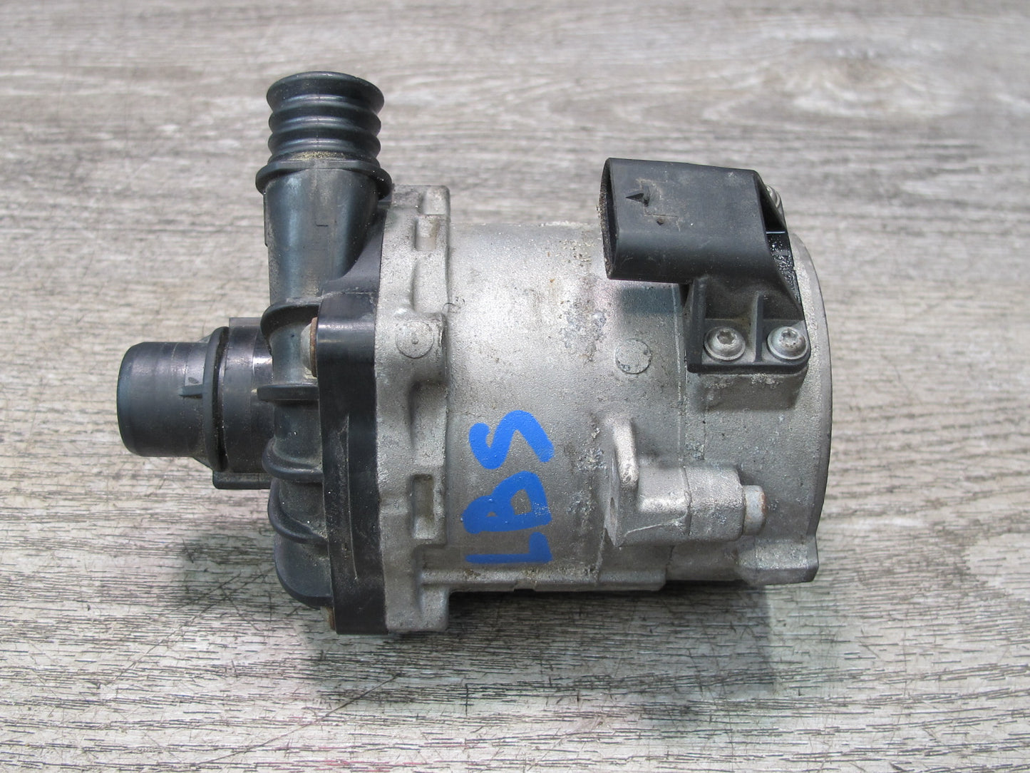 2012-2018 BMW F12 F13 M6 S63T Engine Radiator Auxiliary Water Pump