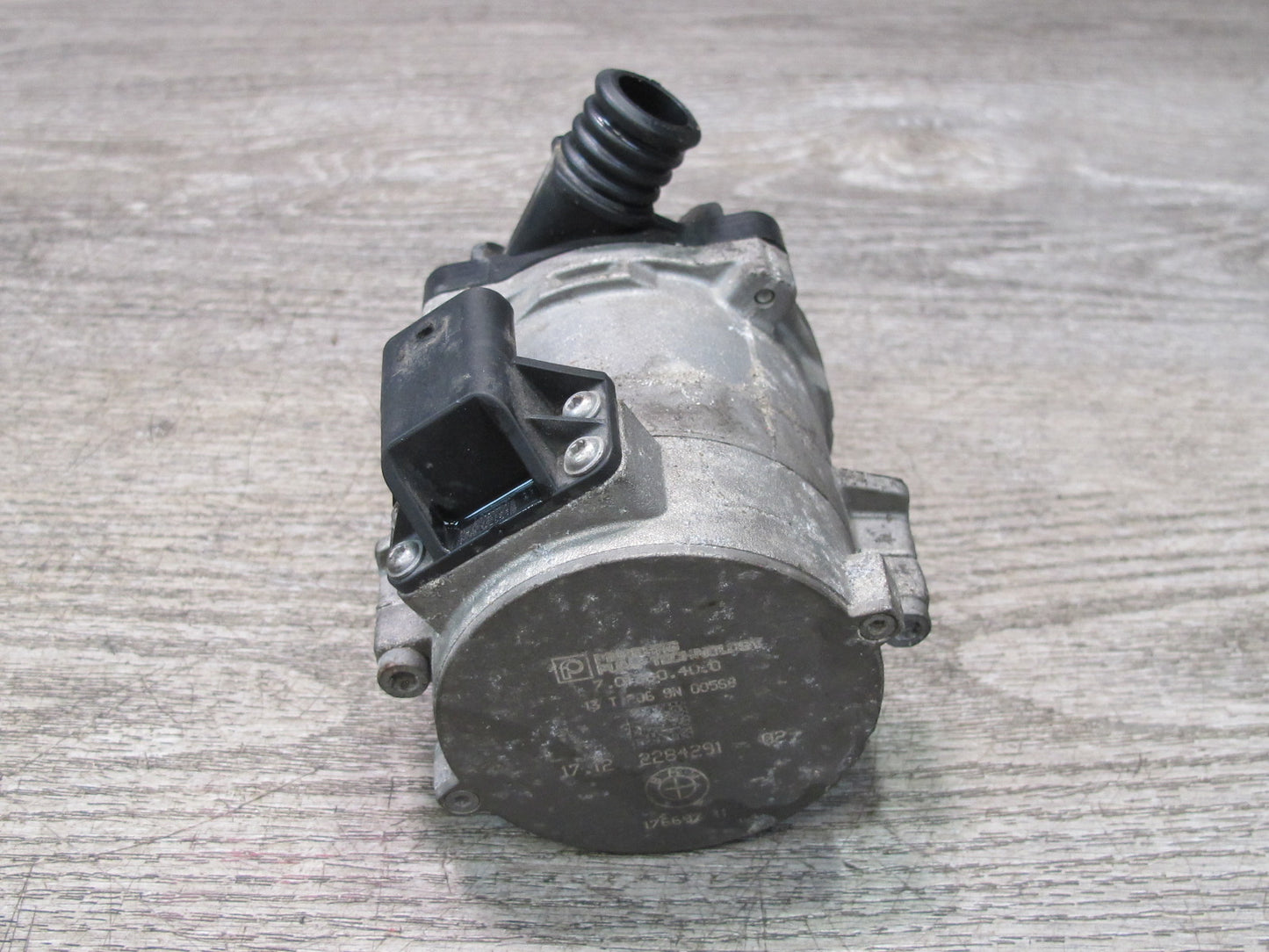 2012-2018 BMW F12 F13 M6 S63T Engine Radiator Auxiliary Water Pump