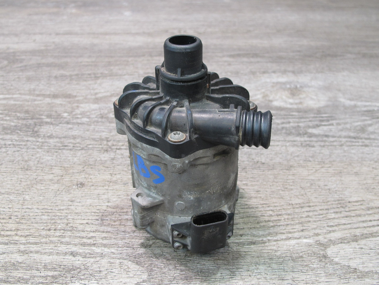 2012-2018 BMW F12 F13 M6 S63T Engine Radiator Auxiliary Water Pump