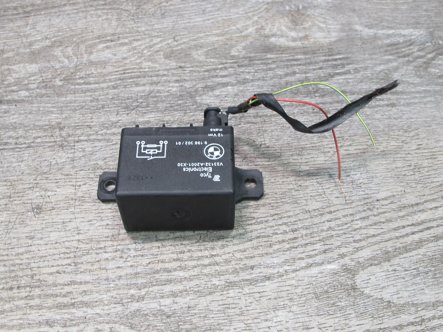 2012-2018 BMW F12 F13 F06 M6 Engine Cooling Fan Motor Relay Module