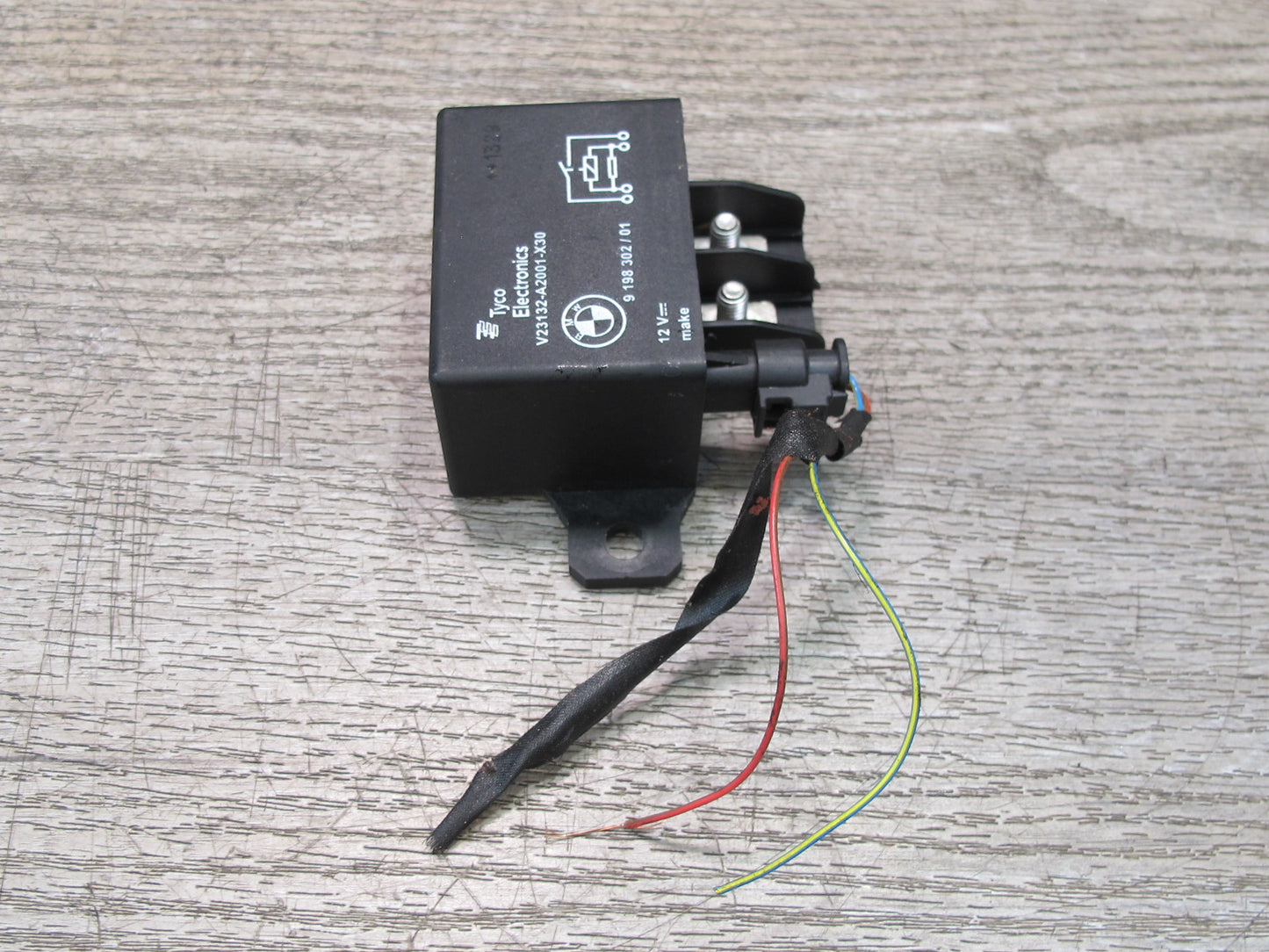 2012-2018 BMW F12 F13 F06 M6 Engine Cooling Fan Motor Relay Module