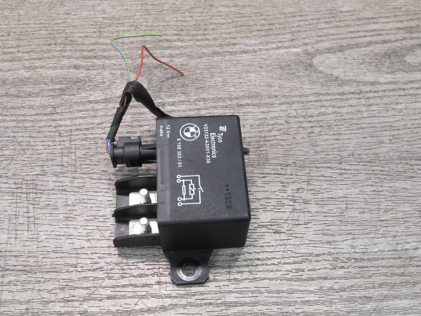 2012-2018 BMW F12 F13 F06 M6 Engine Cooling Fan Motor Relay Module