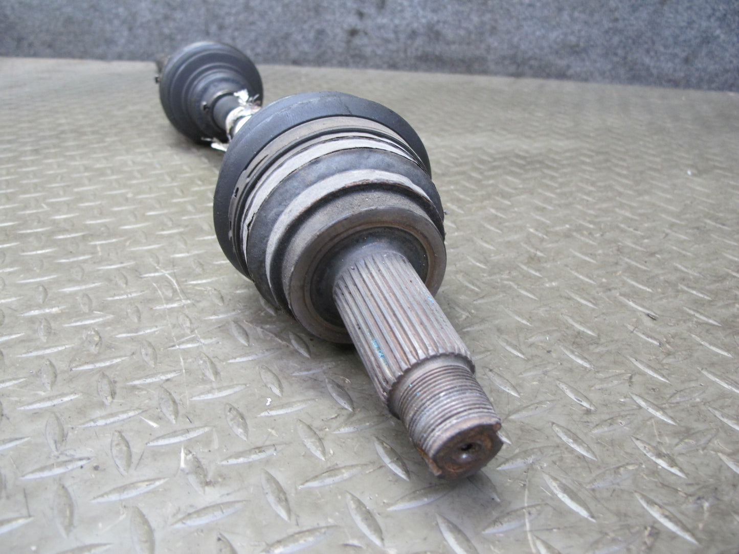 2010-2014 BMW E71 X6M AWD Front Right Suspension Axle Shaft