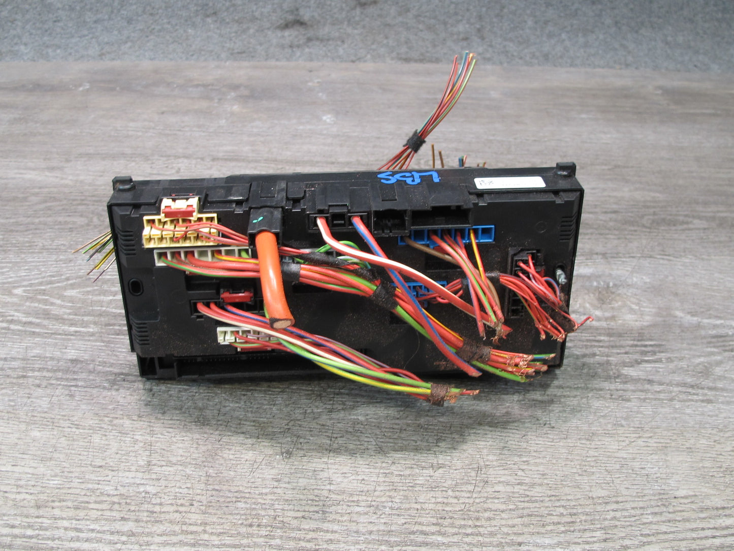 2012-2015 BMW F12 F13 F06 M6 Front Power Distribution Fuse Box Module