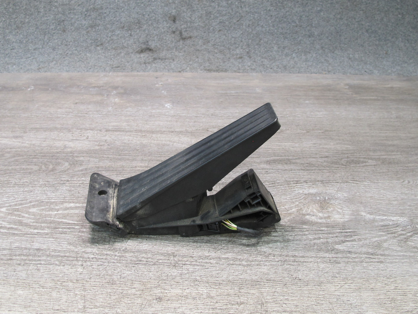 2012-2018 BMW F12 F13 F06 M6 A/T Gas Acceleration Pedal 6860784