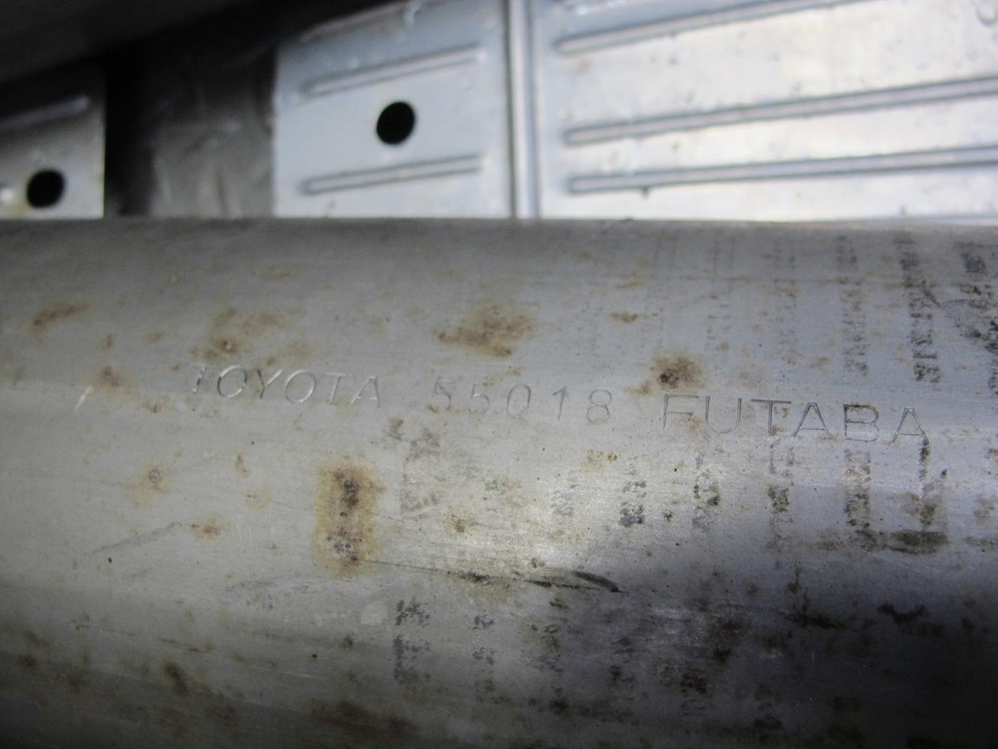 01-06 Lexus LS430 UCF30L Center Exhaust Pipe OEM