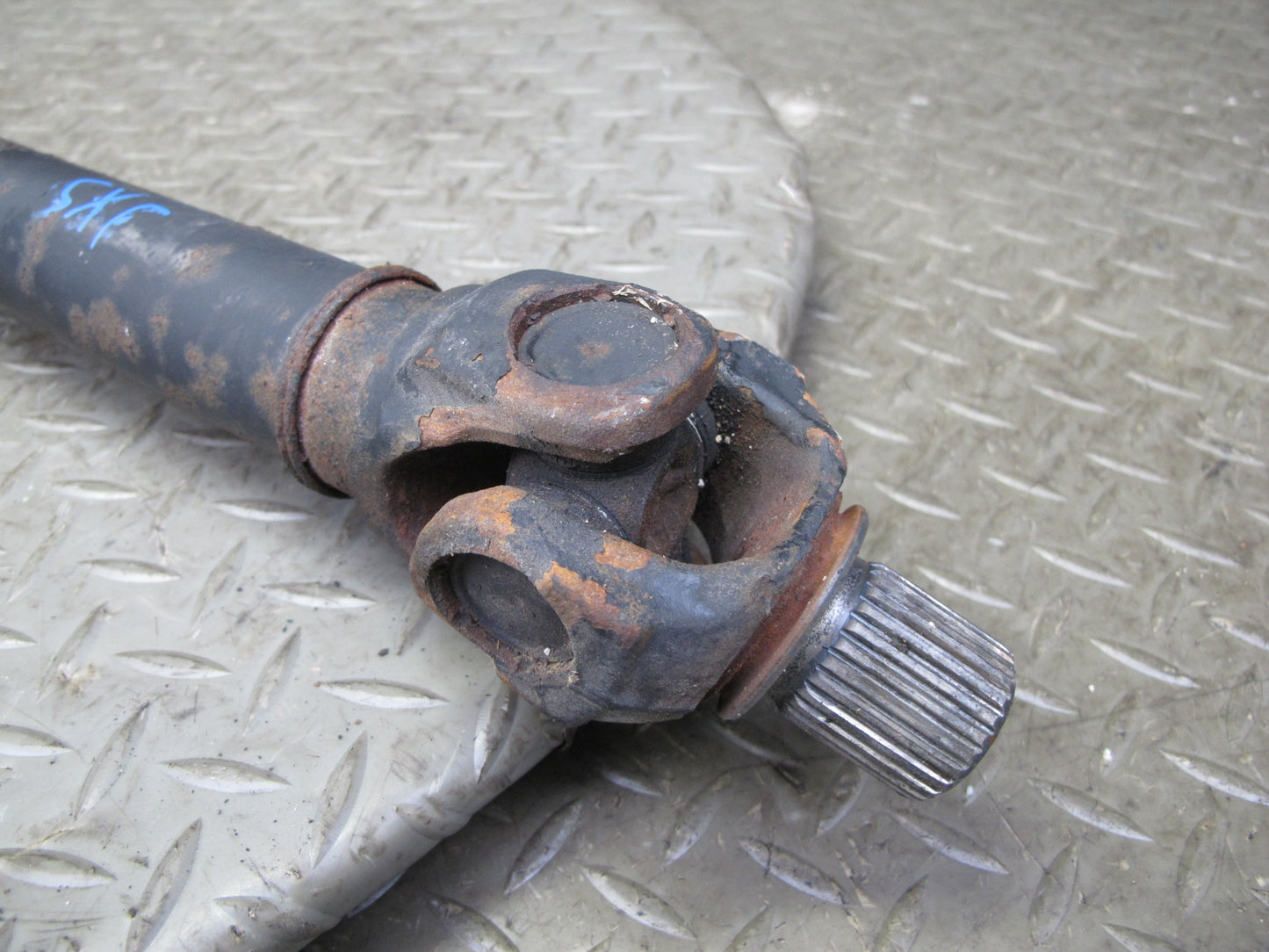 2008-2014 BMW E71 X6 X6M AWD Front Driveshaft Drive Shaft 8605866