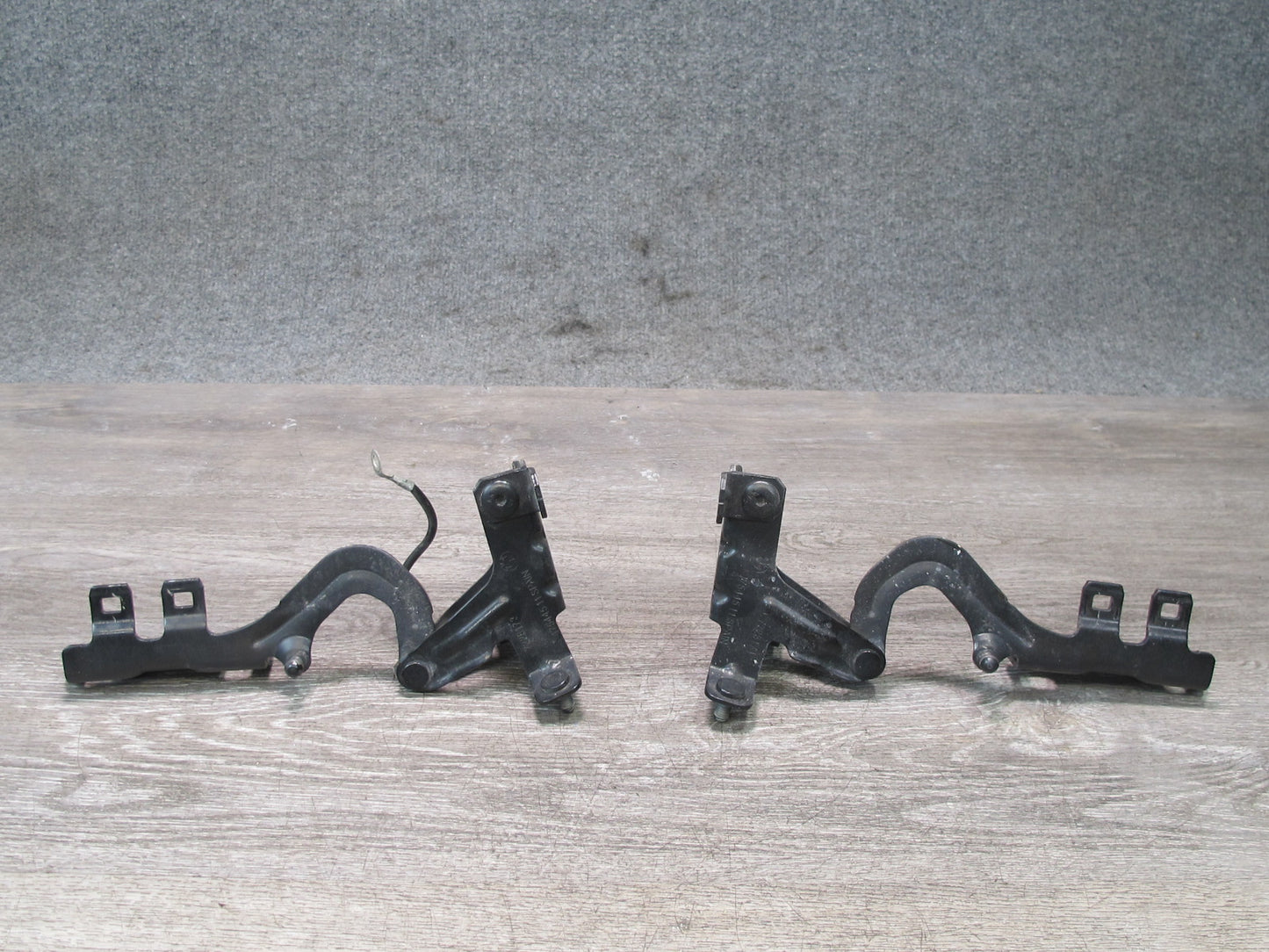 2012-2018 BMW F12 M6 Convertible Rear Left & Right Trunk Lid Liftgate Hinge Set