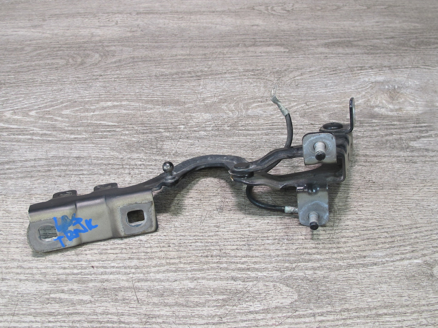 2012-2018 BMW F12 M6 Convertible Rear Left & Right Trunk Lid Liftgate Hinge Set