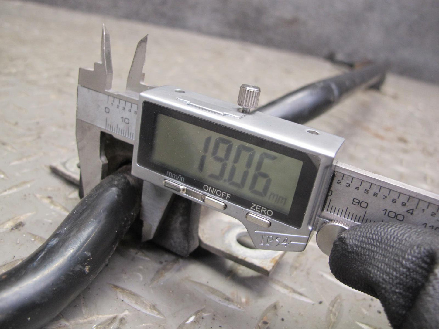 97-04 Chevrolet Corvette C5 Set of 2 Front & Rear Stabilizer Sway Bar OEM