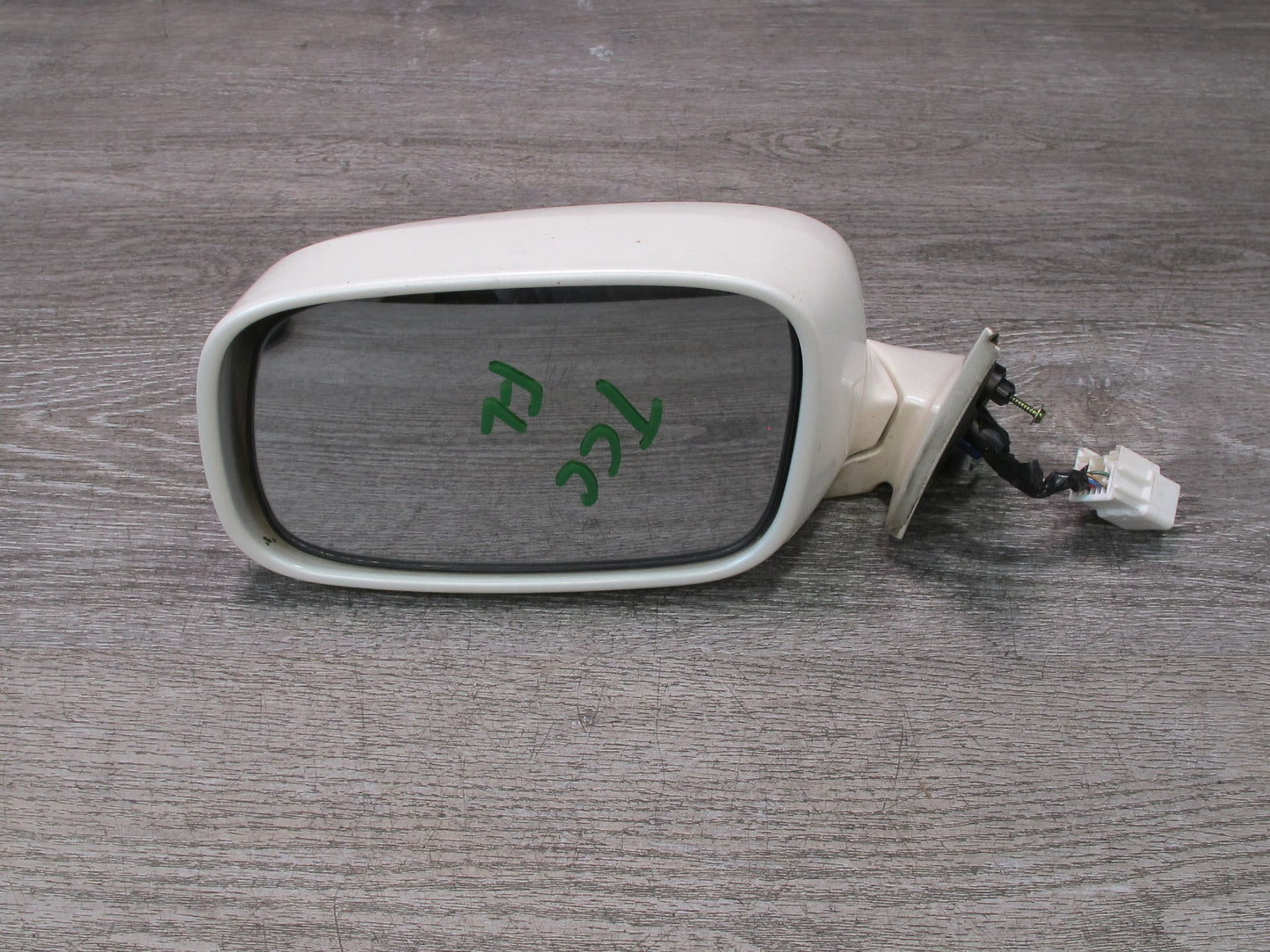 95-97 Toyota Celsior RHD Left & Right Side View Door Mirror White w Switch OEM