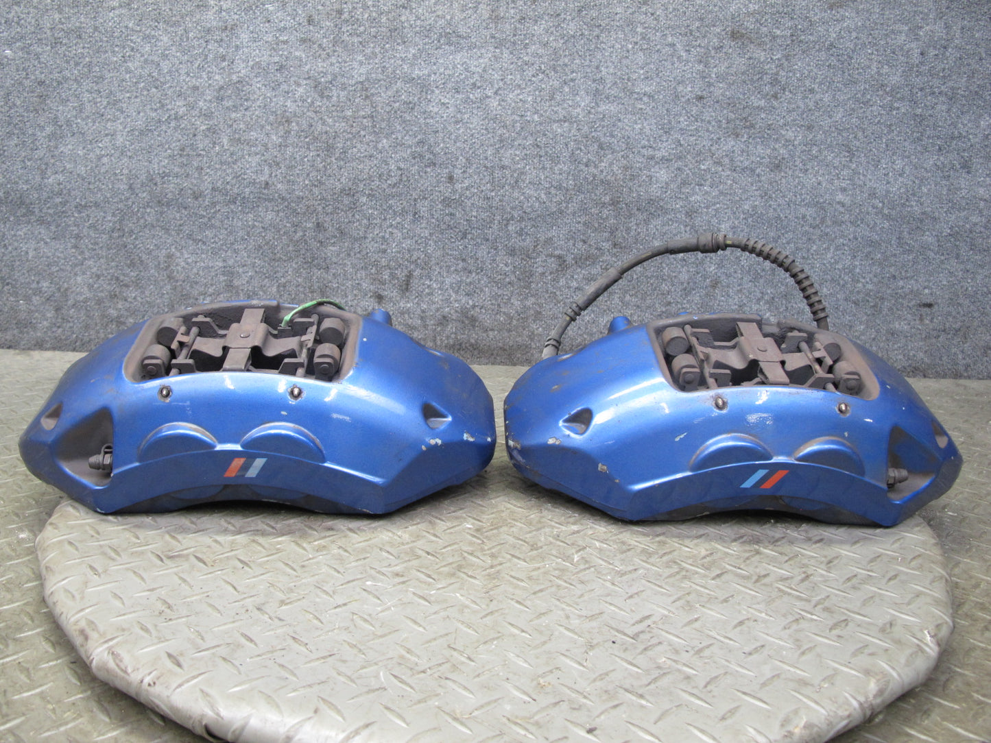 2013-2014 BMW E70 E71 X5M X6M Front Left & Right Brembo Brake Caliper Set of 2