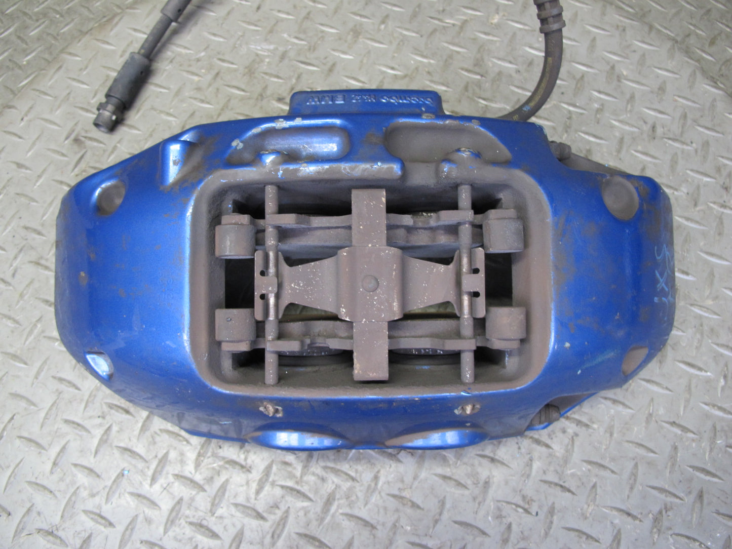 2013-2014 BMW E70 E71 X5M X6M Front Left & Right Brembo Brake Caliper Set of 2