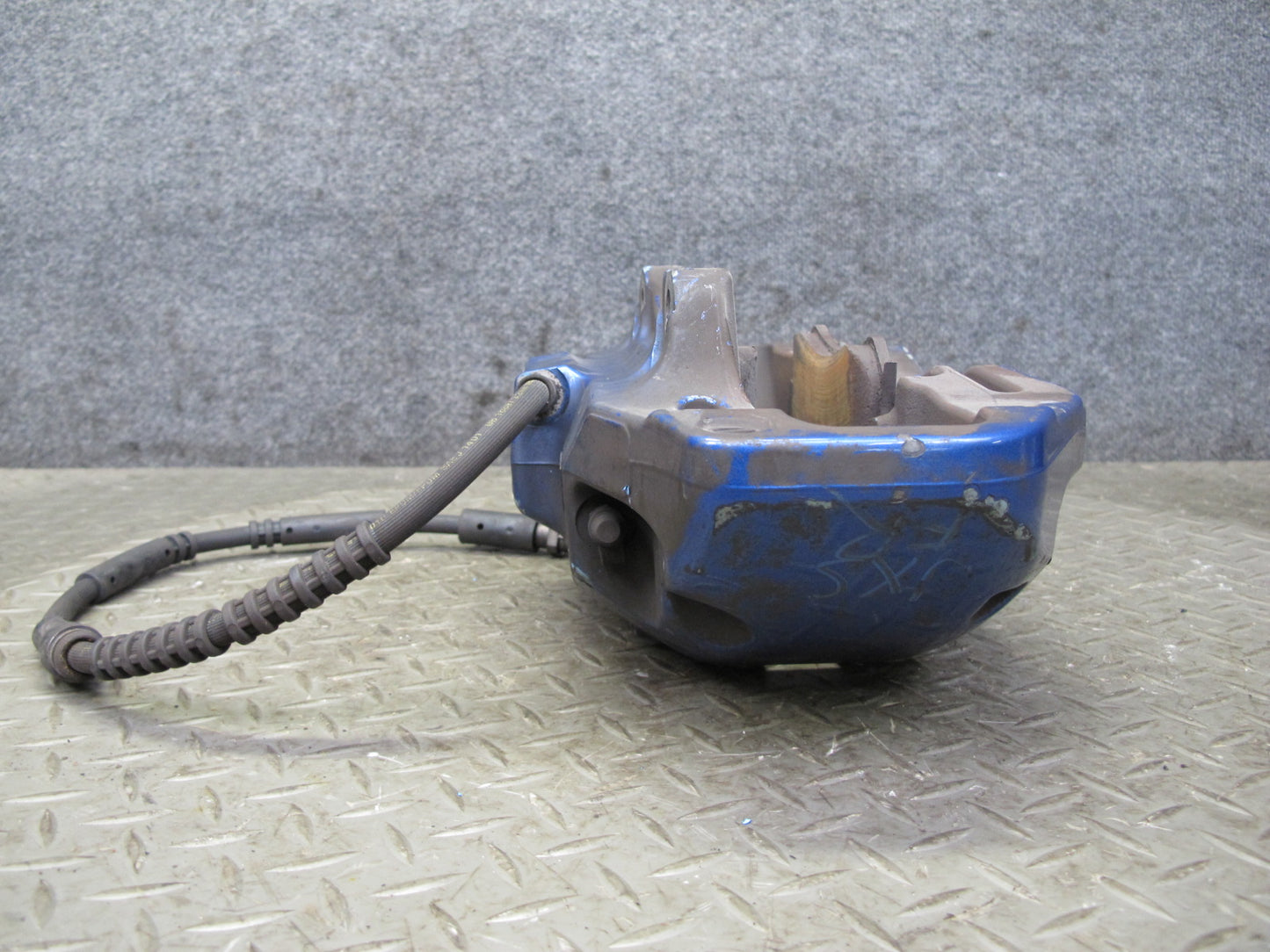 2013-2014 BMW E70 E71 X5M X6M Front Left & Right Brembo Brake Caliper Set of 2