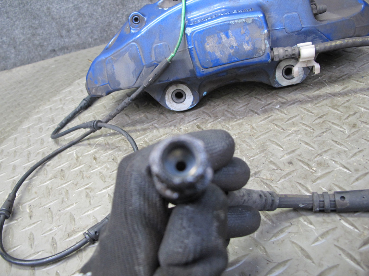 2013-2014 BMW E70 E71 X5M X6M Front Left & Right Brembo Brake Caliper Set of 2