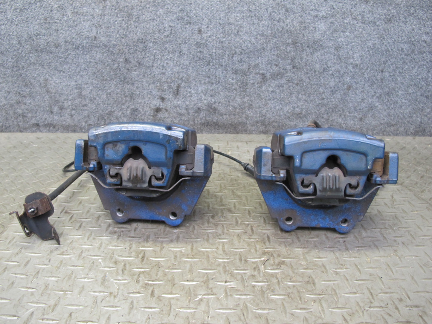 2013-2014 BMW E70 E71 X5M X6M Rear Left & Right Brembo Brake Caliper Set of 2