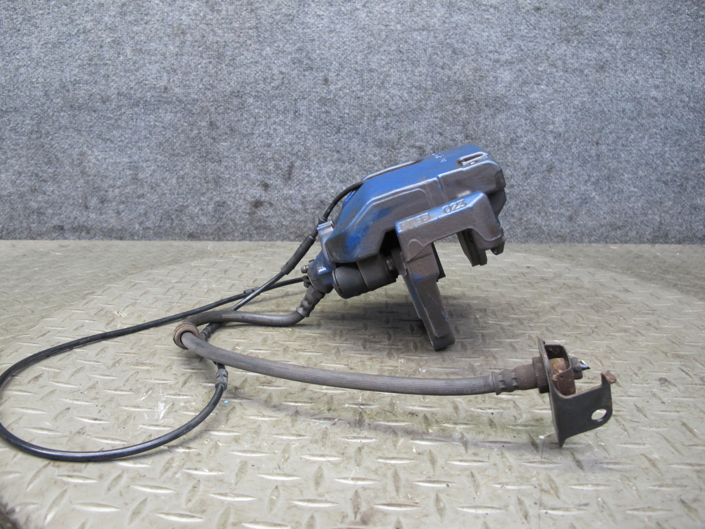 2013-2014 BMW E70 E71 X5M X6M Rear Left & Right Brembo Brake Caliper Set of 2