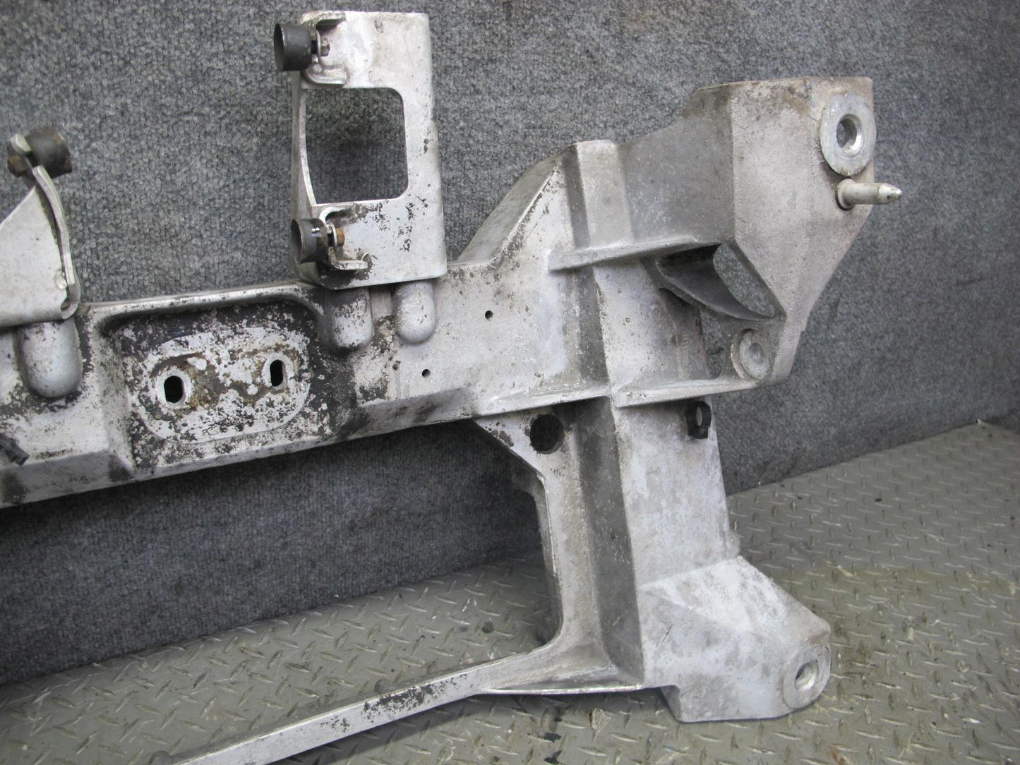 97-98 Chevrolet Corvette C5 Rear Suspension Subframe Crossmember Carrier OEM