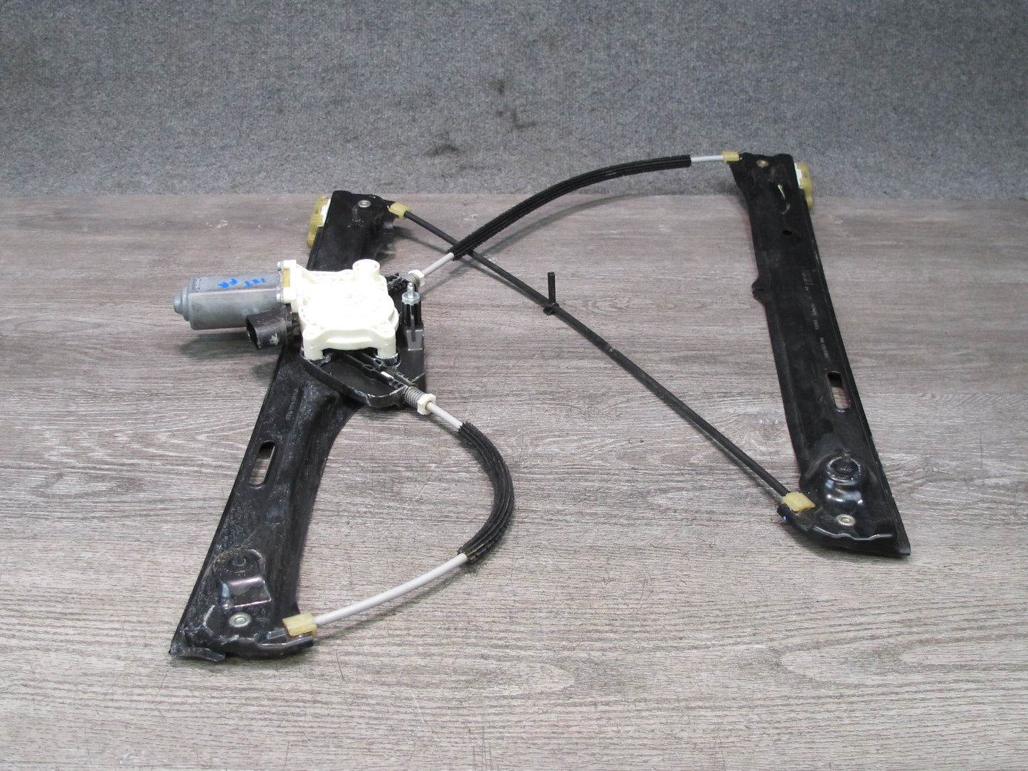 11-17 BMW F25 X3 Front Right Door Window Regulator w Motor 7355636