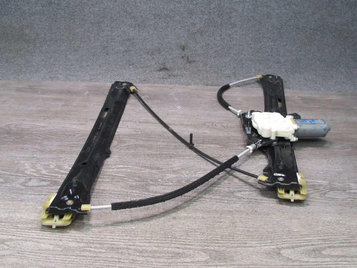 11-17 BMW F25 X3 Front Right Door Window Regulator w Motor 7355636