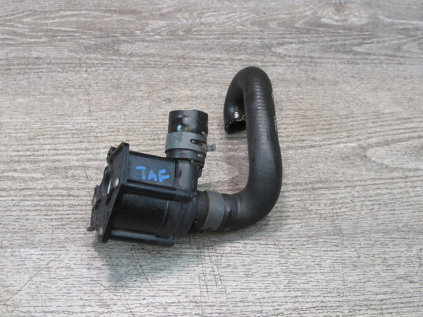 13-16 Audi S4 B8 Engine Auxiliary Coolant Water Pump w Hose OEM