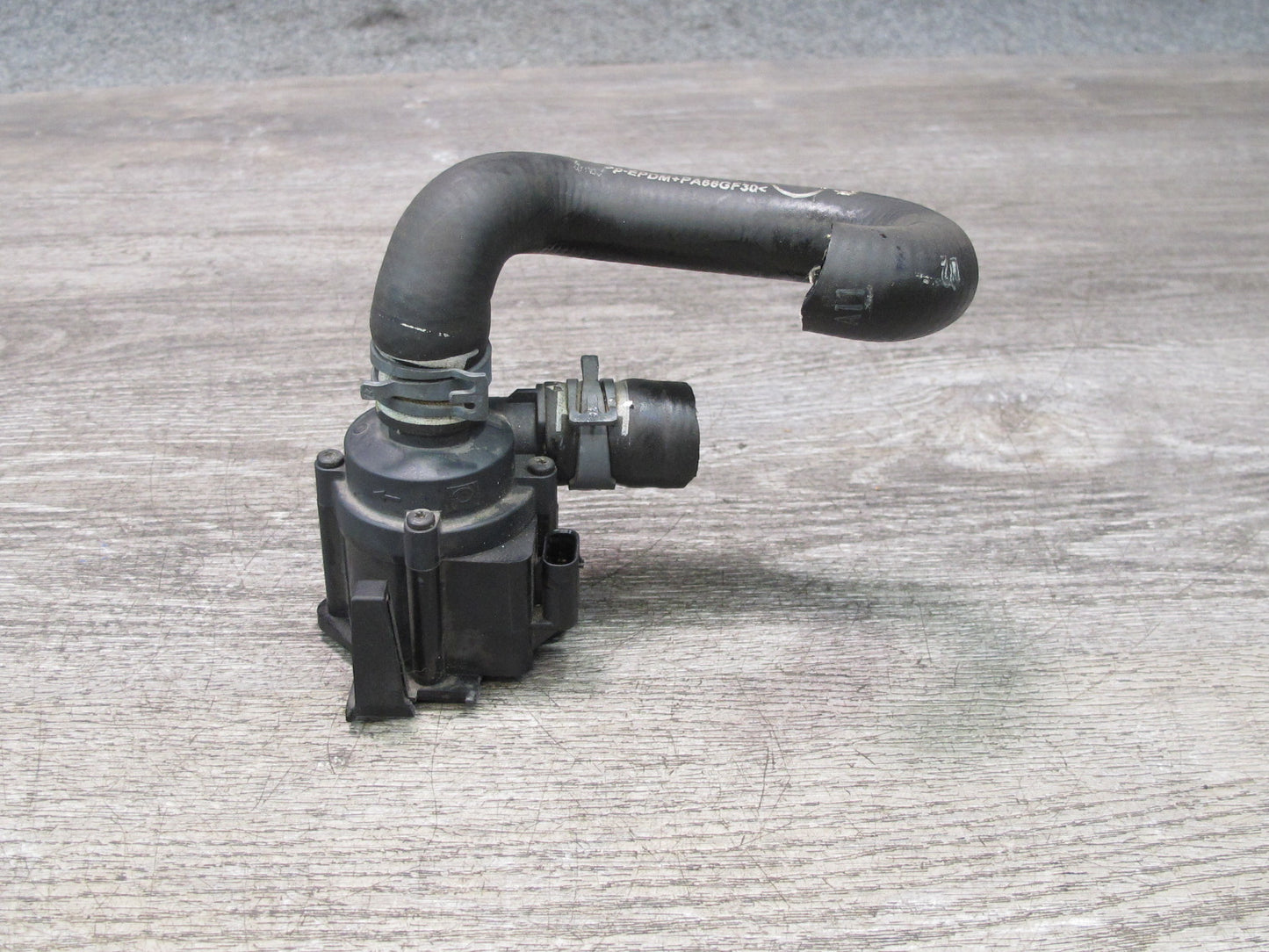 13-16 Audi S4 B8 Engine Auxiliary Coolant Water Pump w Hose OEM