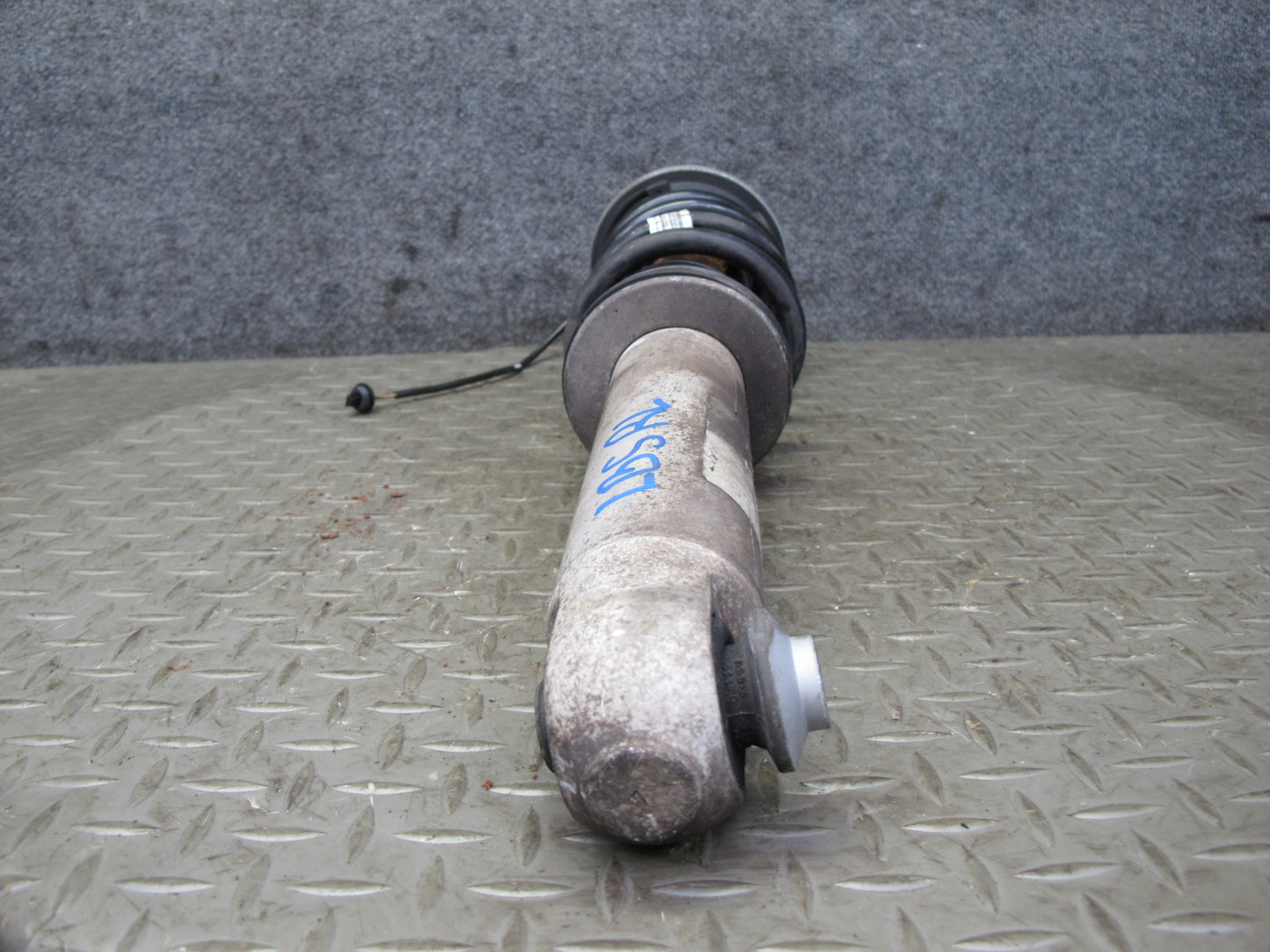 2012-2018 BMW F12 M6 S63T Rear Left Side Strut Shock Absorber W/ Spring Assy