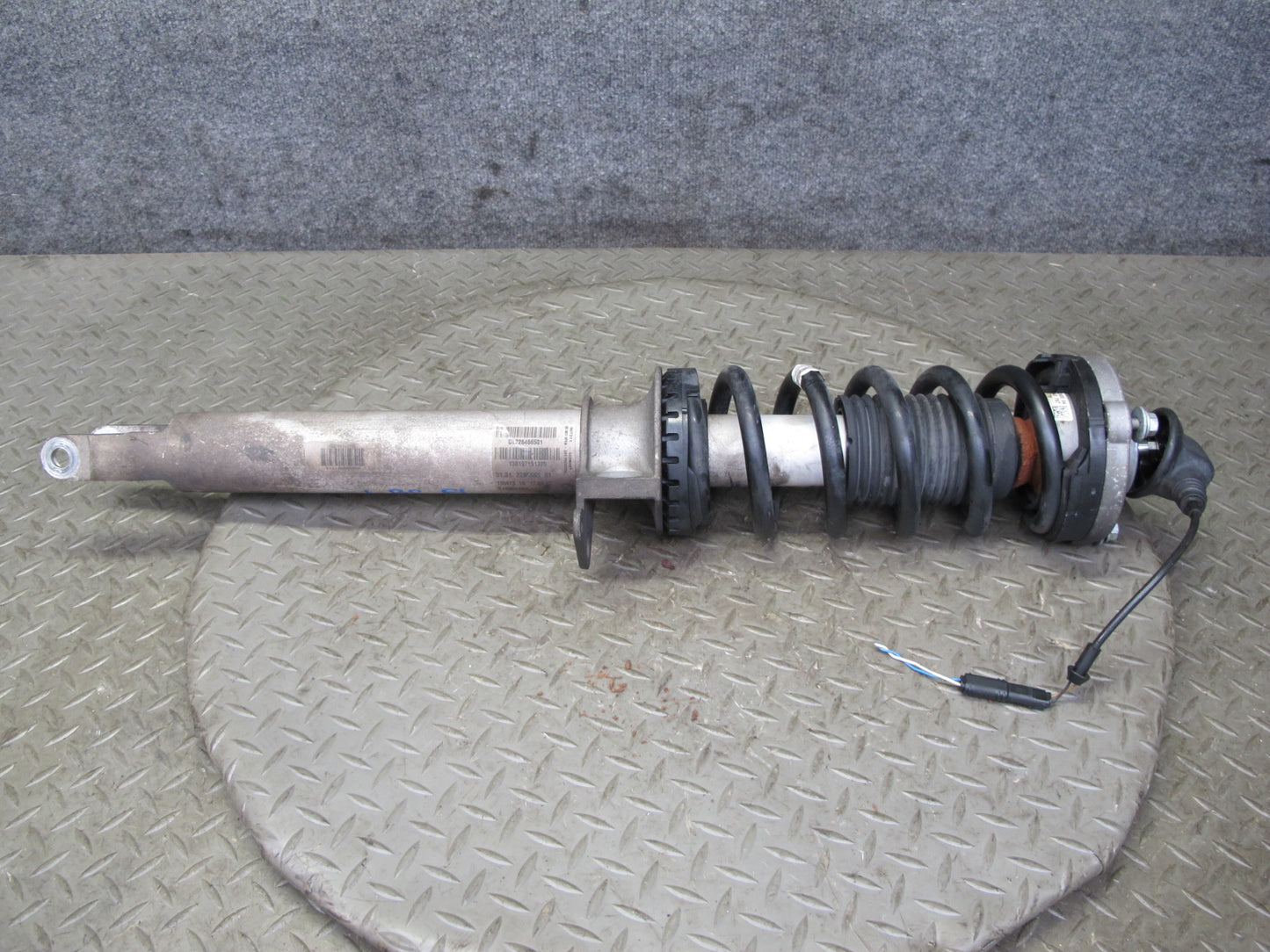 2012-2018 BMW F12 M6 S63T Front Left Side Strut Shock Absorber W/ Spring Assy