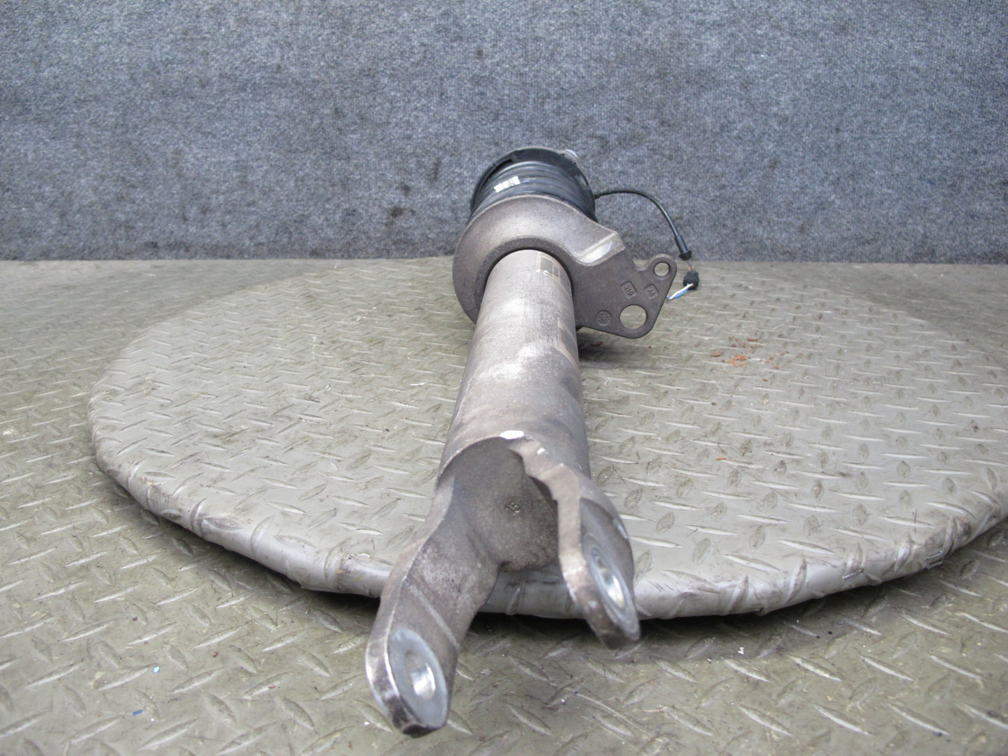 2012-2018 BMW F12 M6 S63T Front Left Side Strut Shock Absorber W/ Spring Assy