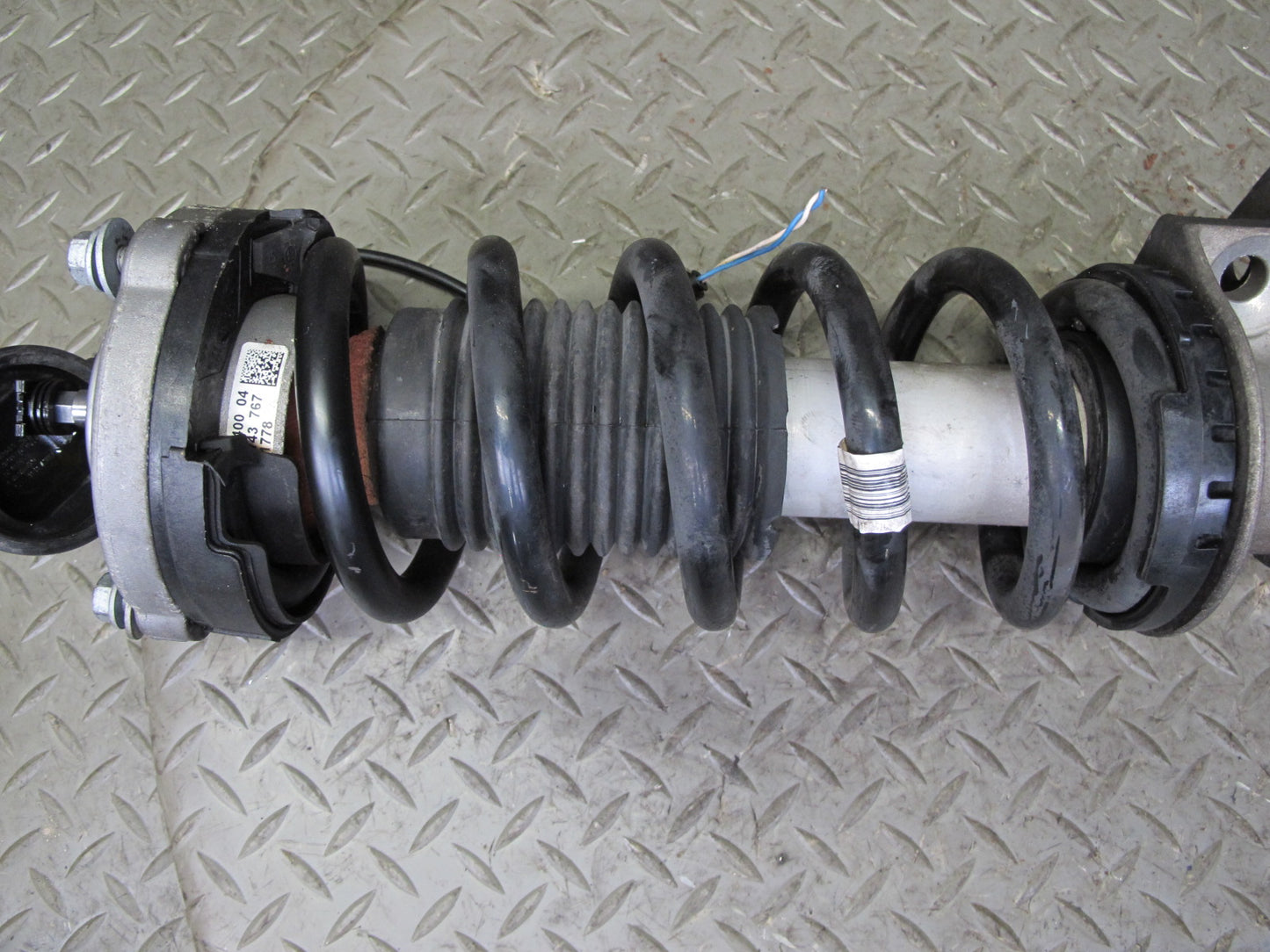 2012-2018 BMW F12 M6 S63T Front Left Side Strut Shock Absorber W/ Spring Assy