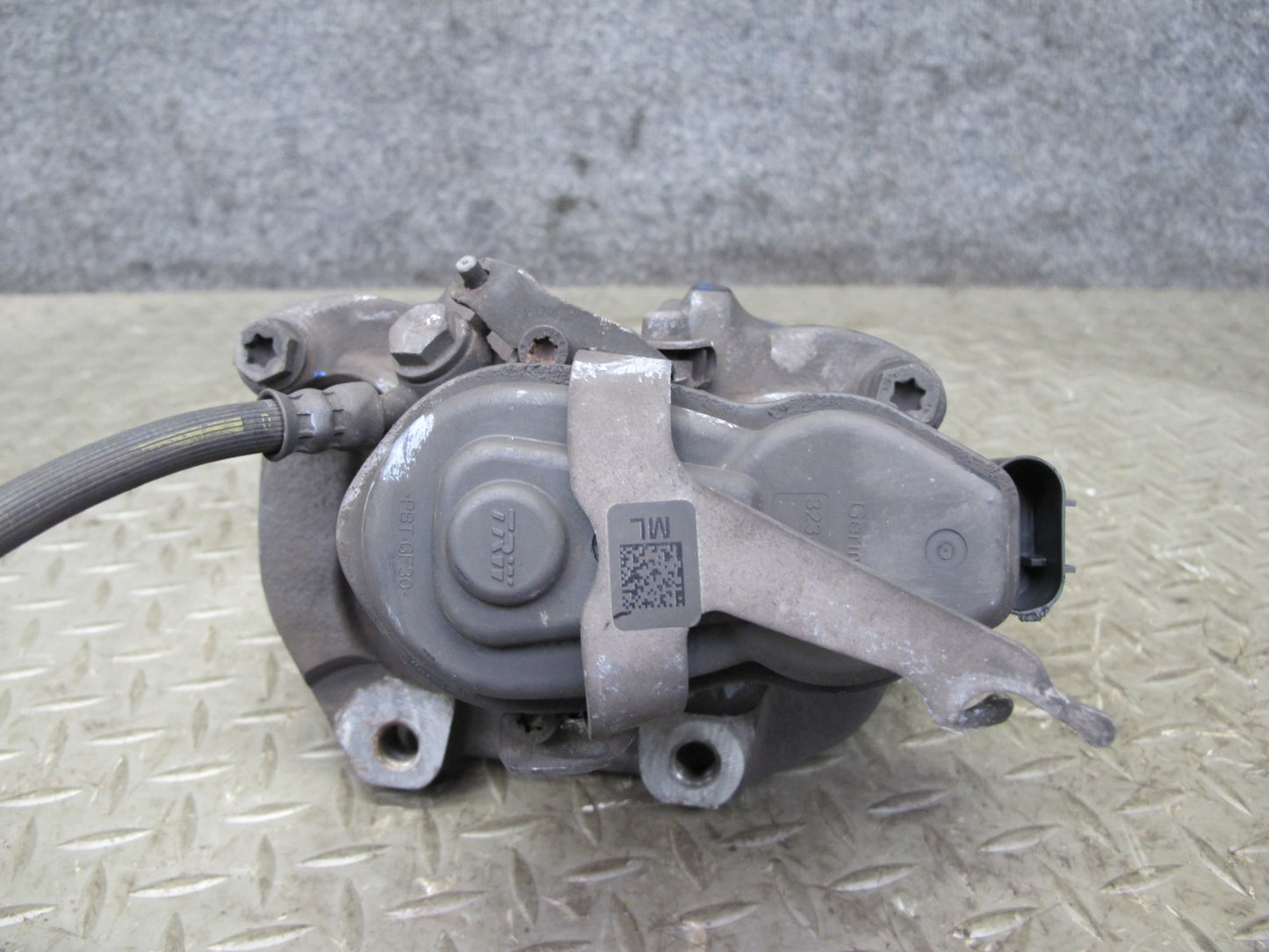 2012-2018 BMW F12 F13 M6 S63T Rear Left Driver Side Brake Caliper Assembly