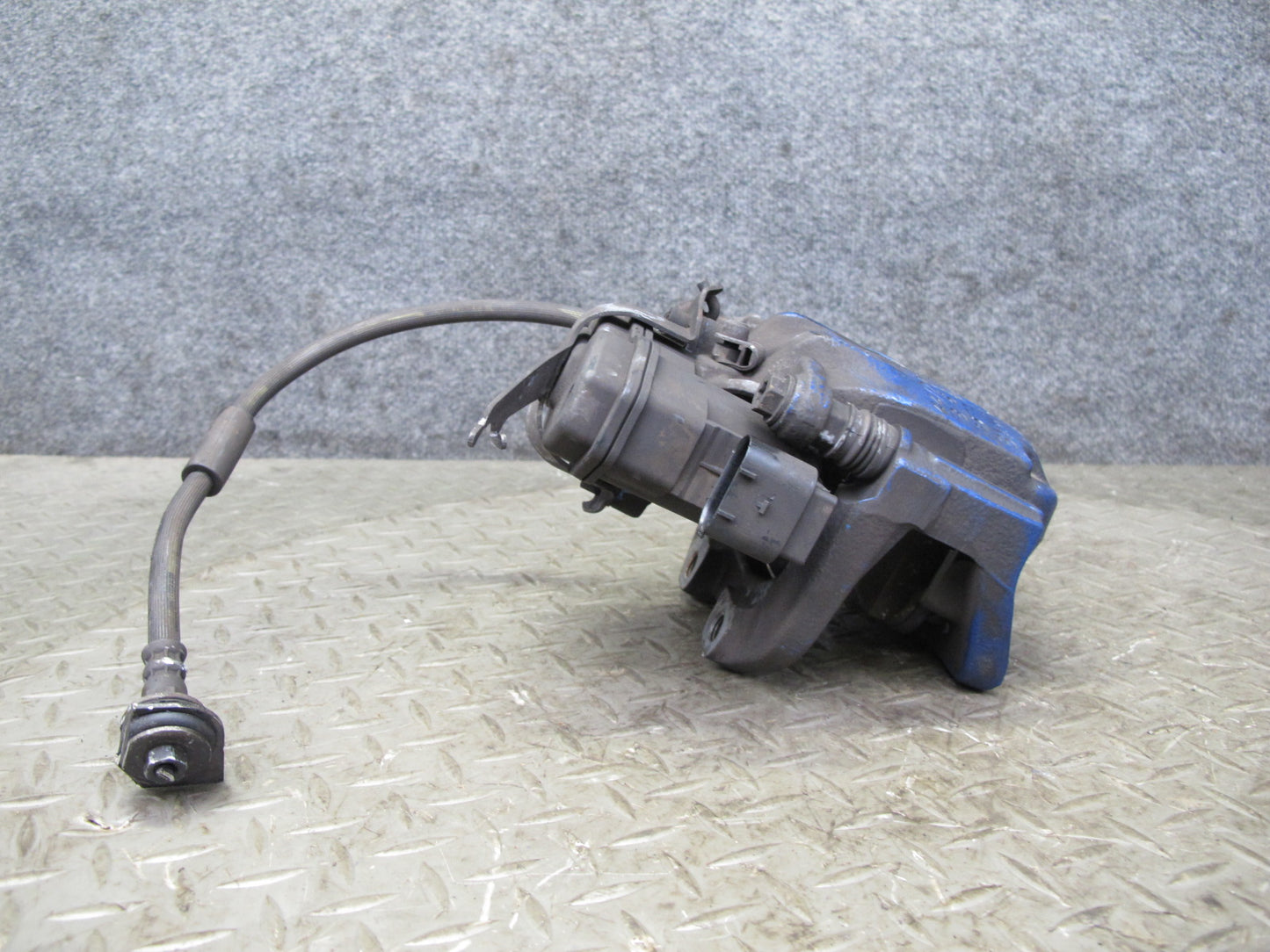 2012-2018 BMW F12 F13 M6 S63T Rear Left Driver Side Brake Caliper Assembly