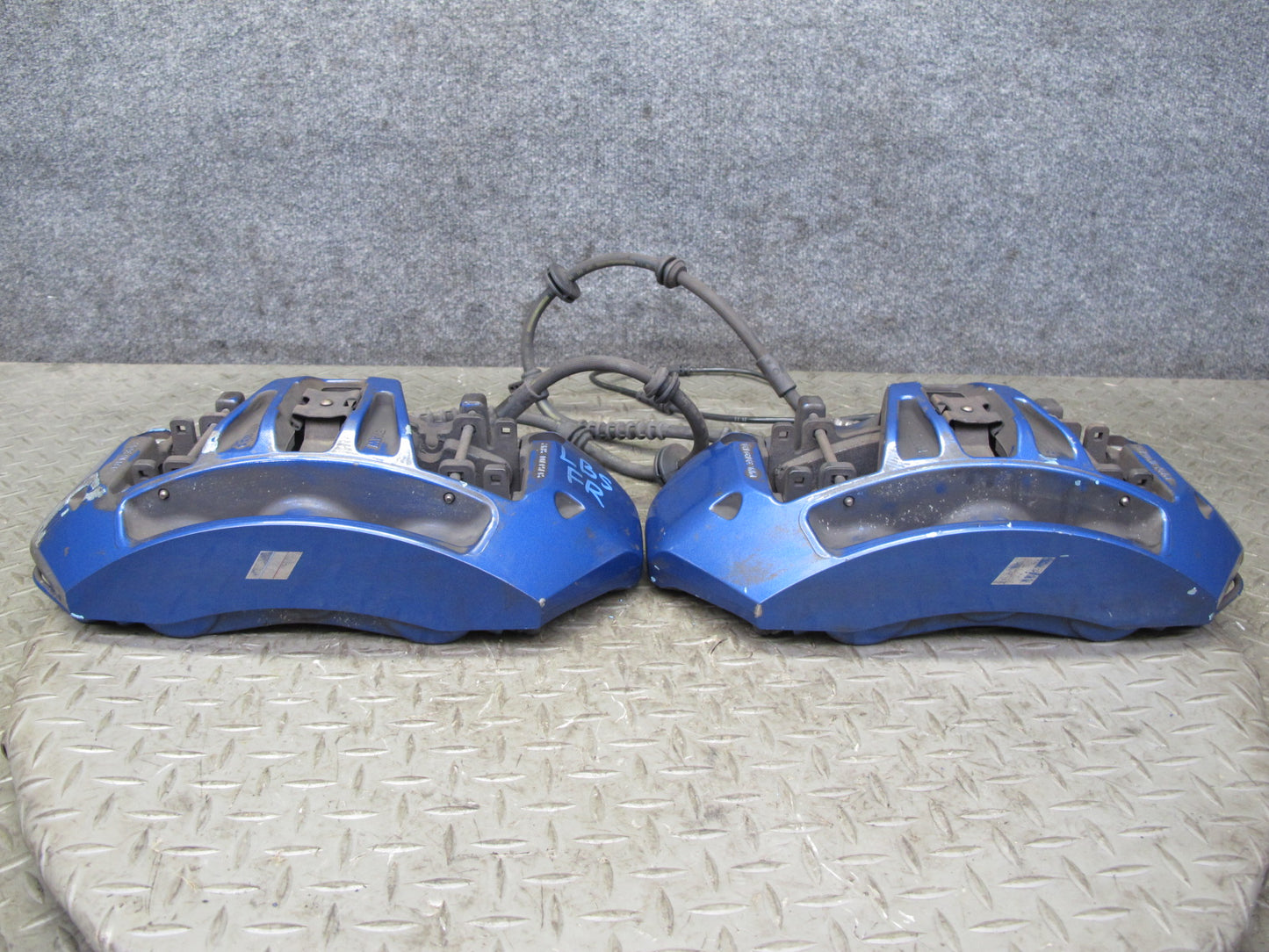 2012-2018 BMW F12 F13 M6 S63T Front Left & Right Brake Caliper Set of 2 Brembo