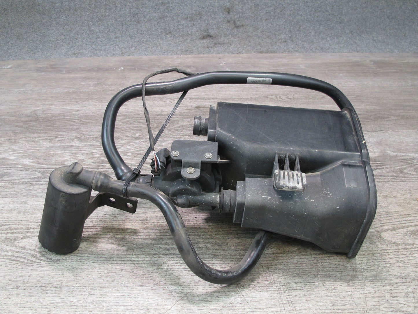 2012-2018 BMW F12 F13 M6 Emission Fuel Vapor Evaporator Charcoal Canister