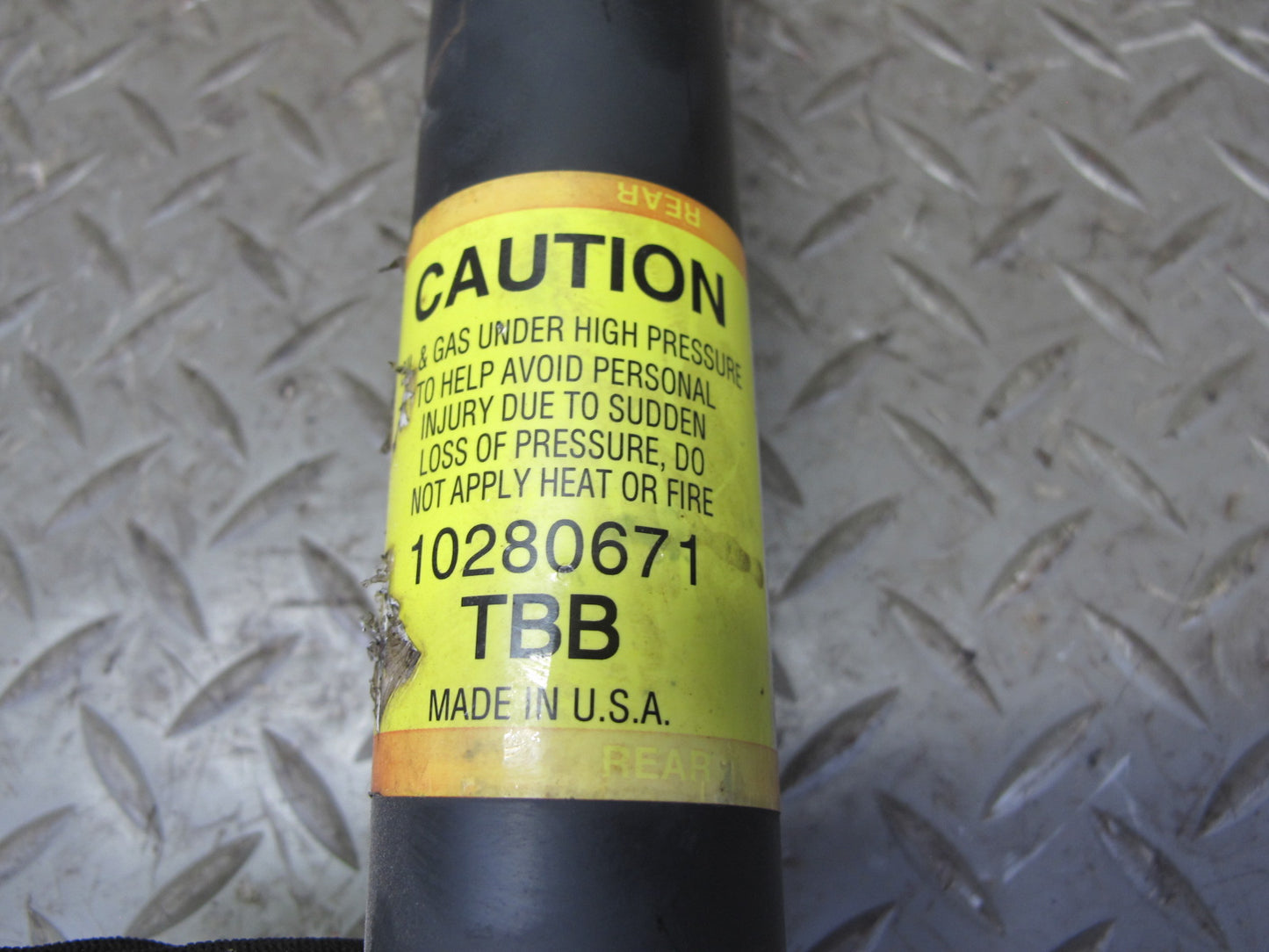 97-04 Chevrolet Corvette C5 Set of 2 Rear Left & Right Strut Shock Absorber OEM