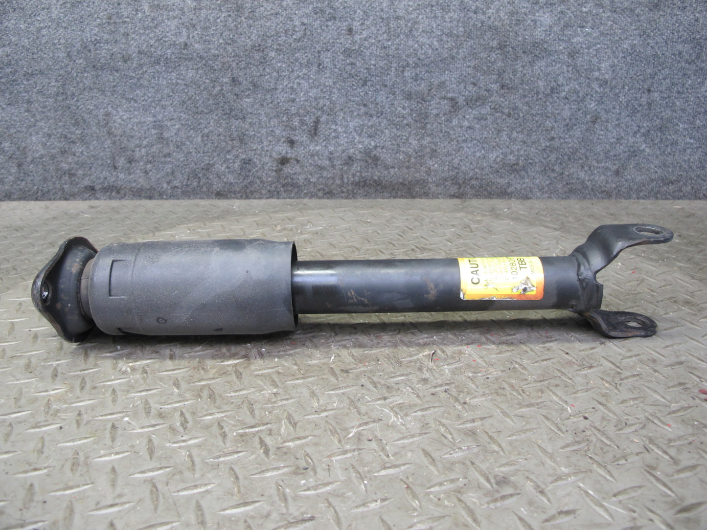 97-04 Chevrolet Corvette C5 Set of 2 Rear Left & Right Strut Shock Absorber OEM