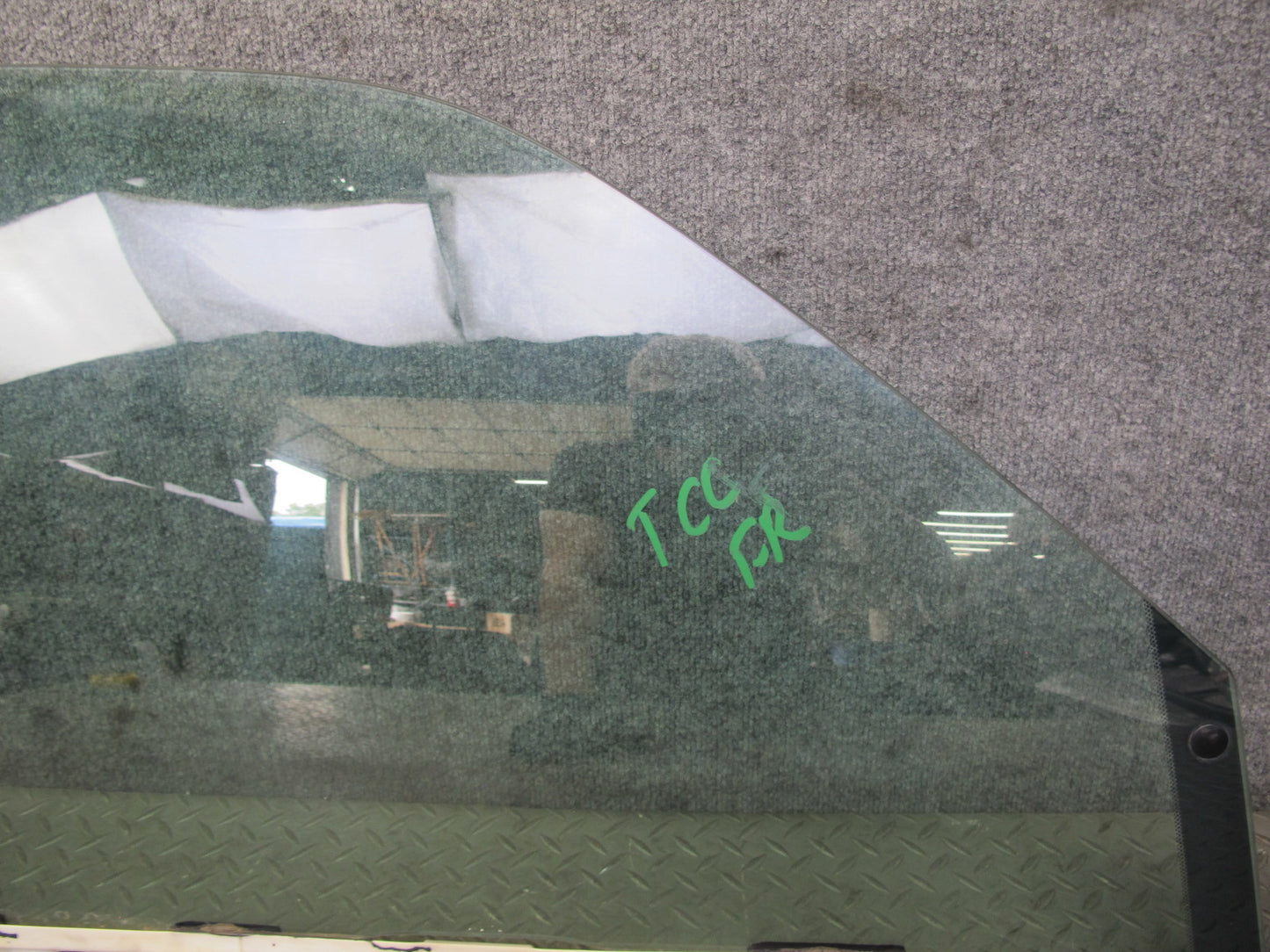 95-97 Toyota Celsior Lexus LS400 UCF20 Front Right Door Glass Window OEM