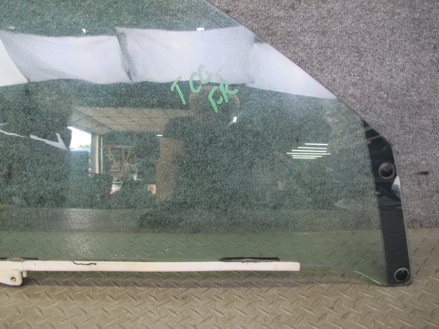 95-97 Toyota Celsior Lexus LS400 UCF20 Front Right Door Glass Window OEM